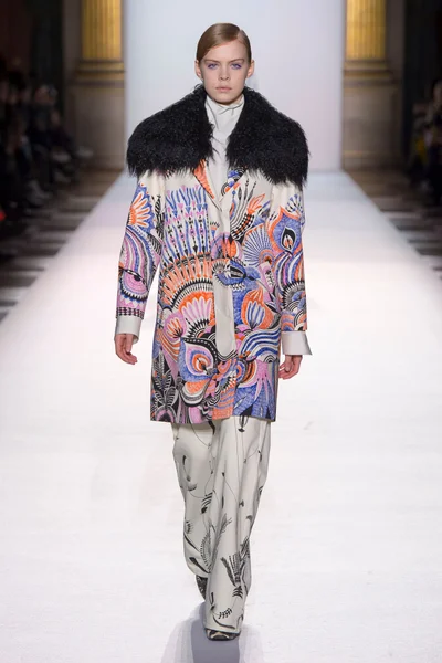Look 38